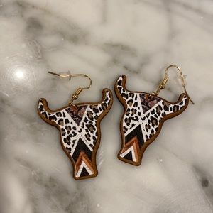 Graphic longhorn earrings